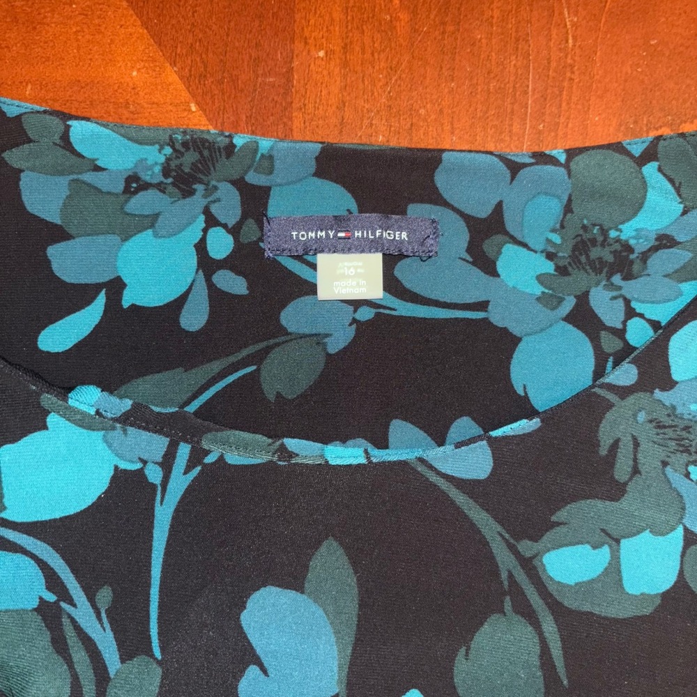 Tommy Hilfiger | Women's 16 | Floral‎ Print 3/4 Sleeve Ruffle Cuff | Cypress - Picture 2 of 12